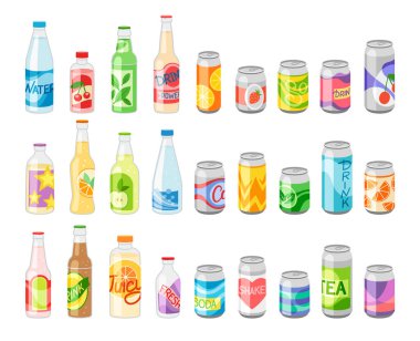 Soğuk içecek seti. Limonata, soda, meyve kokteyli ve baloncuklu içecek. Alüminyum kutularda ve cam şişelerde nefis tatlı sıvılar. Çizgi film düz vektör koleksiyonu beyaz üzerine izole edildi