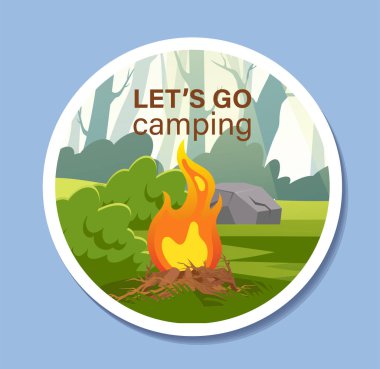 Yaz kampı etiketi. Ormanda şenlik ateşi. Yürüyüş ve aktif yaşam tarzı. Turizm, seyahat, gezi. Web sitesi için grafik ögesi. Düz vektör çizimi mavi arkaplanda izole edildi