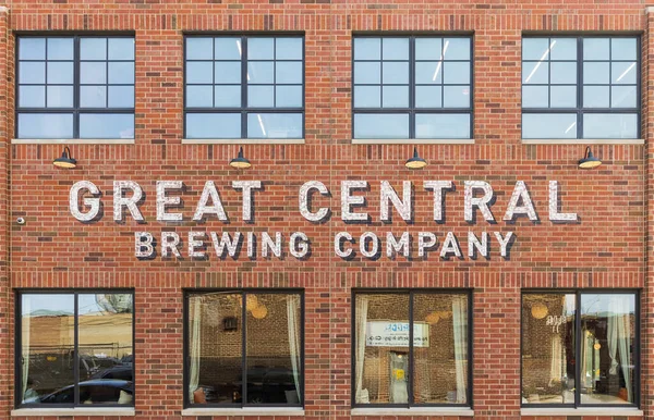 stock image CHICAGO, IL, USA - OCTOBER 27, 2022: Great Central Brewing Company is located in the heart of Chicago's Brewing District where guests can do fresh beer tastings.