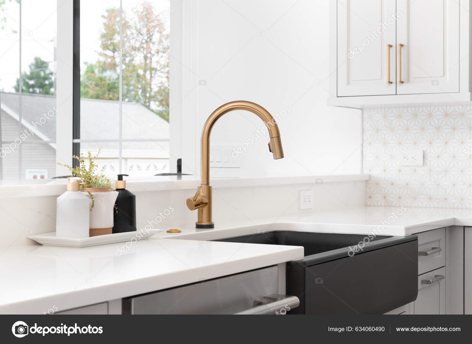 Beautiful Sink Remodeled Modern Farmhouse Kitchen Gold Faucet Black