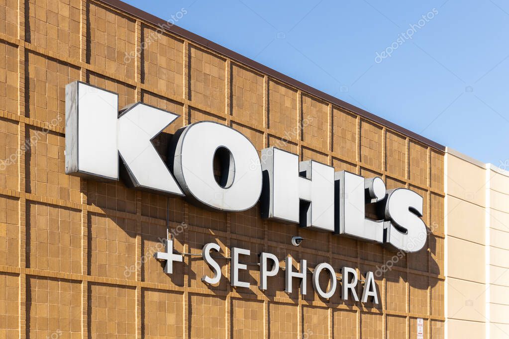 Chicago Ridge, IL, USA - November 13, 2023: Kohl's and Sephora are partnered to offer, housewares, clothing, and makeup in one department store nationwide.