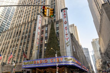 New York, New York, ABD - 11 Aralık 2023: Radio City Music Hall New York 'un Manhattan mahallesinde ve Rockefeller Center yakınlarında yer almaktadır..