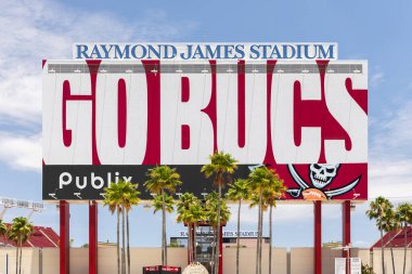 Tampa Bay, FL, ABD - 29 Mayıs 2024: Raymond James Stadyumu Tampa Bay Buccaneers ve South Florida Üniversitesi NCAA futbol takımlarına ev sahipliği yapmaktadır..