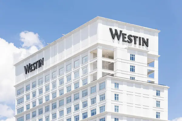 stock image Lombard, IL, USA - June 17, 2024: The Westin Chicago Lombard is situated between Lombard and Oak Brook in the Chicago suburbs. Westin is a 4 star Marriott hotel.