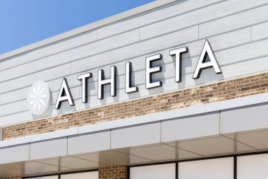 Vernon Hills, IL, ABD - 26 Haziran 2024: Athleta, ABD 'de 260 mağazası bulunan bir kadın atletik giyim markası..