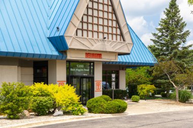 Schaumburg, IL, ABD - 13 Temmuz 2024: Benihana teppanyaki tabloları ile bilinen bir Japon restoran zinciri..