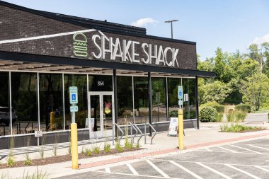 Vernon Hills, IL, ABD - 26 Haziran 2024 Shake Shack, ABD 'li günlük fast food restoran zinciri..