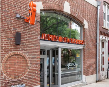 Chicago, IL, ABD - 4 Haziran 2024: Jeni 's Splendid Dondurma zinciri, tüm ülkede ve marketlerde fiziksel mağazaları olan bir dondurma zinciri..