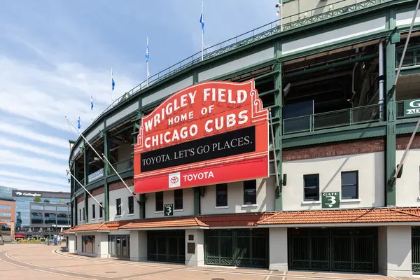 stock image Chicago, IL, USA - August 14, 2024: The exterior Major League Baseball's Chicago Cubs' Wrigley Field stadium in the Wrigleyville neighborhood of Chicago.