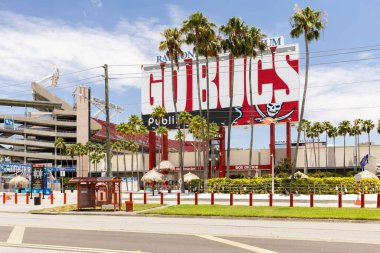 Tampa, FL, ABD - 29 Mayıs 2024: Raymond James Stadyumu Tampa Bay Buccaneers ve South Florida Üniversitesi NCAA futbol takımlarına ev sahipliği yapmaktadır..