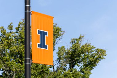 Champaign, IL, ABD - 18 Eylül 2024: Illinois Üniversitesi 1867 yılında kurulan bir devlet araştırma üniversitesidir..