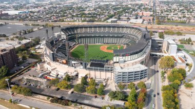 Chicago, IL, ABD - 13 Ağustos 2024: MLB 'nin Chicago White Sox' s Garanti Oranı Sahası 'nın hava görüntüsü. Beyzbol stadyumunda yıllardır birçok isim değiştirildi ama en çok Comisky olarak bilinir..
