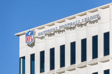 Inglewood, CA, ABD - 14 Kasım 2024: Ulusal Futbol Ligi Batı Sahil Ofisi Los Angeles banliyölerindeki Inglewood CA 'daki Sofi Stadyumu' nun dışında yer almaktadır..