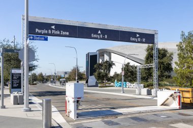 Inglewood, CA, USA - 14 Kasım 2024: Sofi Stadyumu NFL Los Angles Rams and Chargers 'a ev sahipliği yapmaktadır. Son teknoloji binası, Super Bowl ve Olimpiyatların geçmişteki ve gelecekteki yeri..