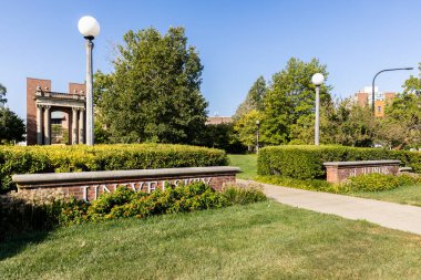 Champaign, IL, ABD - 18 Eylül 2024: Illinois Üniversitesi 1867 yılında kurulan bir devlet araştırma üniversitesidir..