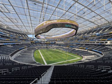 Inglewood, CA, USA - 14 Kasım 2024: Sofi Stadyumu NFL Los Angles Rams and Chargers 'a ev sahipliği yapmaktadır. Son teknoloji binası, Super Bowl ve Olimpiyatların geçmişteki ve gelecekteki yeri..