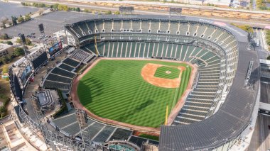 Chicago, IL, ABD - 13 Ağustos 2024: MLB 'nin Chicago White Sox' s Garanti Oranı Sahası 'nın hava görüntüsü. Beyzbol stadyumunda yıllardır birçok isim değiştirildi ama en çok Comisky olarak bilinir..