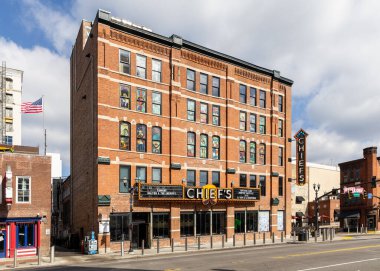 Nashville, TN, ABD - 8 Mart 2025 Broadway Chiefs On Broadway, Eric Churchs bar and restaurant, Nashville şehir merkezindeki Broadway Street 'e eklenen en yeni barlardan biridir..