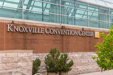 Knoxville, TN, ABD - 12 Nisan 2025 Knoxville Kongre Merkezi Knoxville şehir merkezinde yer almaktadır..