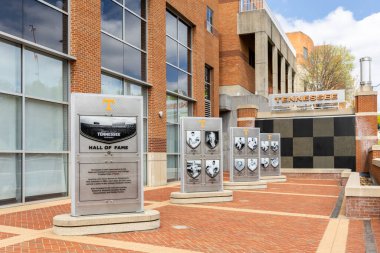 Knoxville, TN, ABD - 12 Nisan 2025: Tennessee Üniversitesi Tennessee Futbol Onur Listesi.