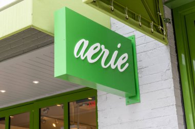 Kildeer, IL, ABD - 10 Nisan 2025: Aerie, American Eagle markasının bir parçası olan bir kadın giyim firması.. 