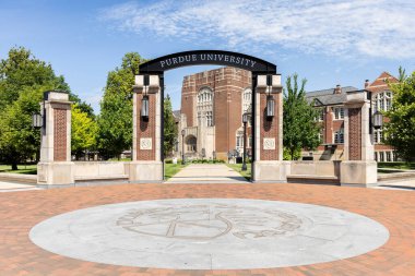 West Lafayette, IN, ABD - 29 Temmuz 2025: Purdue Üniversitesi, 1869 yılında kurulan ve mühendislik, teknoloji, bilim ve matematiğiyle tanınan bir devlet araştırma üniversitesidir..