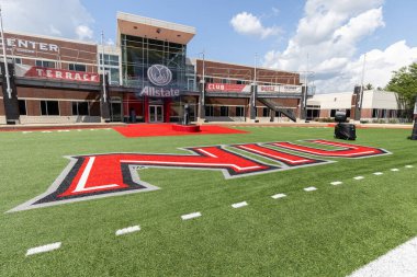 DeKalb, IL, ABD - 19 Haziran 2025: Huskie Stadyumu Kuzey Illinois Üniversitesi Huskies futbol takımına ev sahipliği yapmaktadır. Takım NCAA 'daki Orta Amerika konferansında..