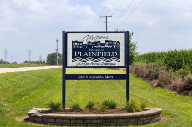 Plainfield, IL, ABD - 5 Ağustos 2025: Chicago banliyölerindeki Will County 'de yer alan Plainfield tabelası.