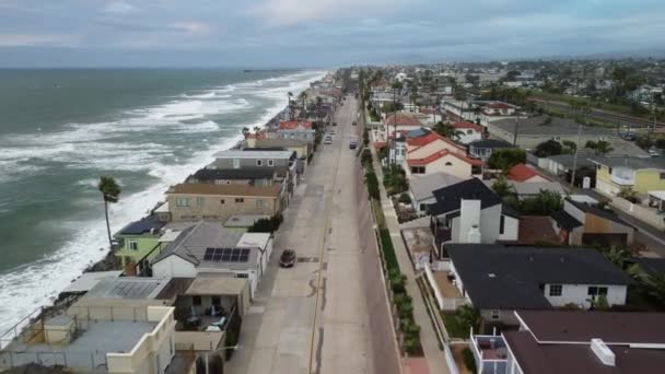 Air View Drone Постріл Міського Пляжу Узбережжя Південній Каліфорнії Блакитним — стокове відео