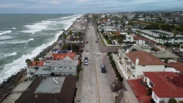 Aereo Vista Drone Girato Una Città Spiaggia Costiera Nel Sud — Video Stock