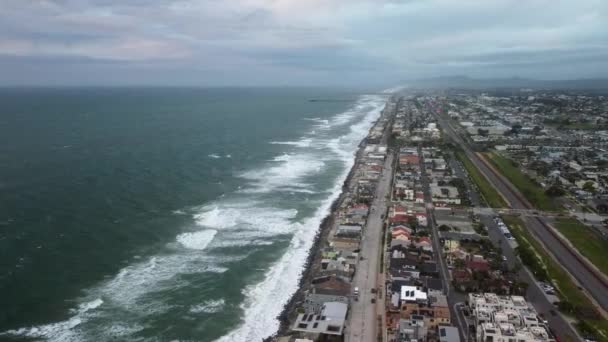 Widok Lotu Ptaka Strzał City Beach Linia Brzegowa Południowej Kalifornii — Wideo stockowe