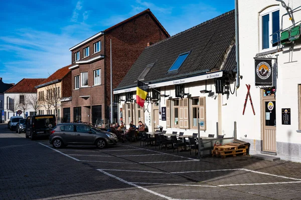 Rotselaar Flandman Brabant Region ベルギー 2022 レストランやテラスのある地元の市場広場 — ストック写真
