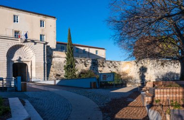 Nimes, Occitanie, France, 12 31 2022 - Inner court and park in old town
