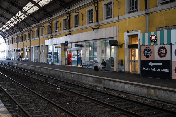 Avignon, Vaucluse, France, 12 29 2022 - View over the platform and railway tracks of the train station