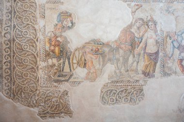 Paphos, Paphos İlçesi, Kıbrıs - 23 Mart 2023 - Eski Yunan mitolojisi ile mozaik fayanslarla dekore edilmiş