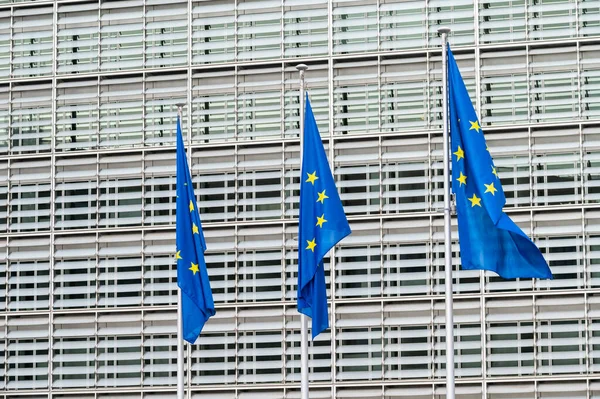 Bruxelas Bairro Europeu Bélgica Março 2023 Três Bandeiras Europeias Com Fotografia De Stock