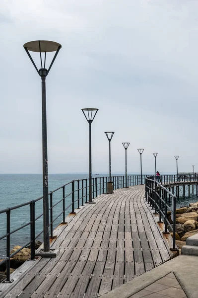 Limassol Cyprus Maart 2023 Hoge Hoek Uitzicht Een Houten Loopbrug — Stockfoto
