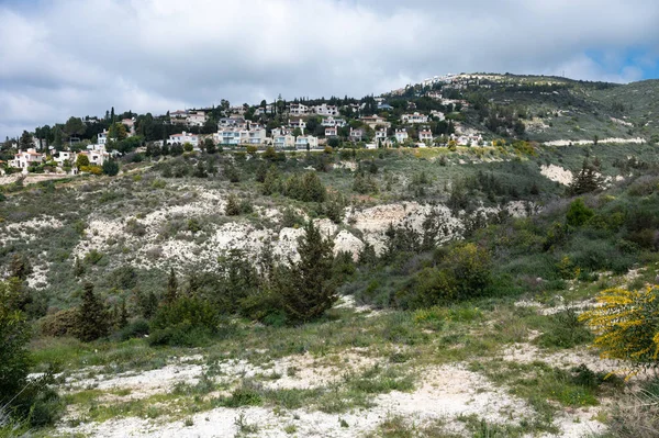 Tala Chipre Marzo 2023 Montañas Rocosas Verdes Casas Blancas Del — Foto de Stock