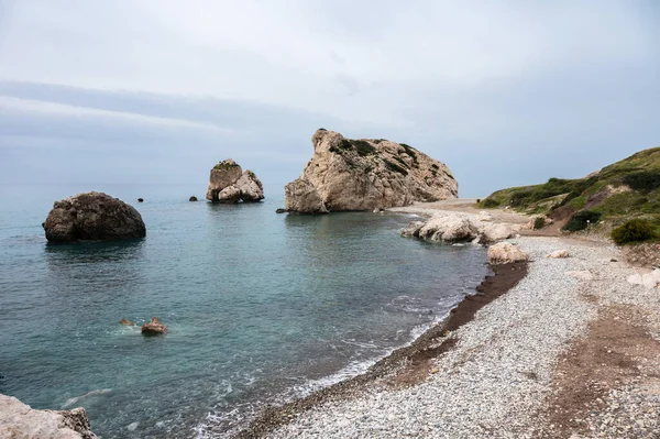 Море Афродійська Скеля Петра Роміу Кіпр — стокове фото