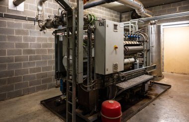 Meerhout, Antwerp Eyaleti, Belçika - 25 Nisan 2023 - bir elektrik jeneratörü motoru türbini