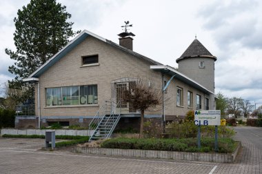 Keerbergen, Flaman Brabant, Belçika - 25 Nisan 2023 Lise Öğrenci Destek Merkezi