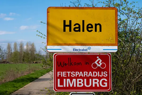 Halen Belçika Nisan 2023 Belediyenin Yol Işareti — Stok fotoğraf