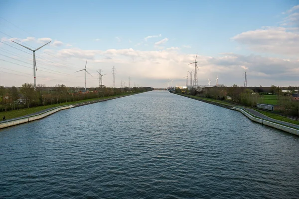 Meerhout Belçika Nisan 2023 Albert Kanalı Nın Kıyısındaki Sanayi Elektrik — Stok fotoğraf