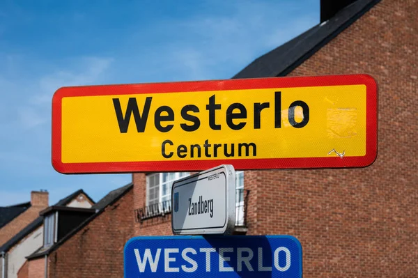 Westerlo Prowincja Antwerpia Belgia Kwietnia 2023 Żółty Znak Centrum Miasta — Zdjęcie stockowe