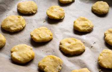 Tabakta ev yapımı kurabiye hamuru, Brüksel, Belçika