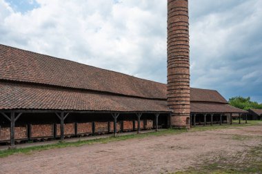 Rumst, Antwerp Eyaleti, Belçika, 30 Haziran 2023 - Brick Stone Müzesi ve eski baca