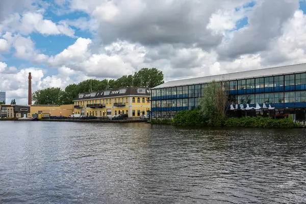 Делфт Южная Голландия Нидерланды Июля 2023 Года Промышленные Здания Берегах — стоковое фото