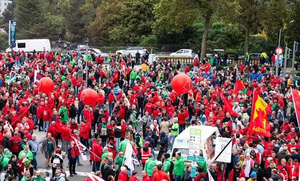 Brüksel, Belçika, 5 Ekim 2023 - Sendikaların protesto yürüyüşü