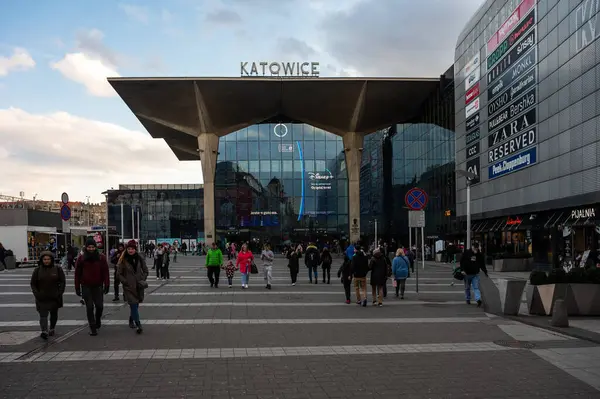 Katowice Silesia Polandia Maret 2024 Pusat Perbelanjaan Dan Stasiun Kereta — Stok Foto