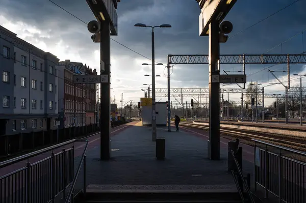 Katowice Silesia Polandia Maret 2024 Peron Dan Jalur Stasiun Kereta — Stok Foto